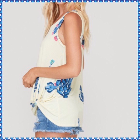 βΌοΈFINAL PRICEβΌοΈ Caucus Print with Twisted Hem Top - Picture 5 of 10